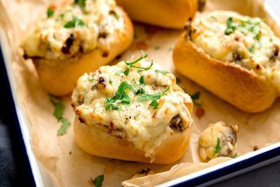 Mushroom Stuffed garlic bread