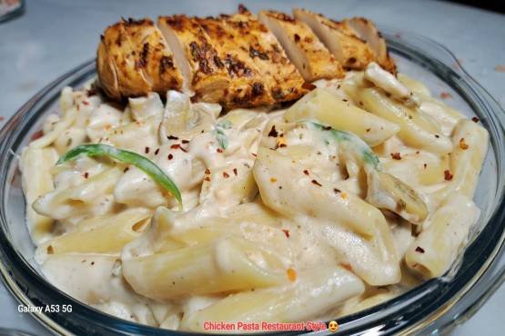 White Sauce Chicken Pasta